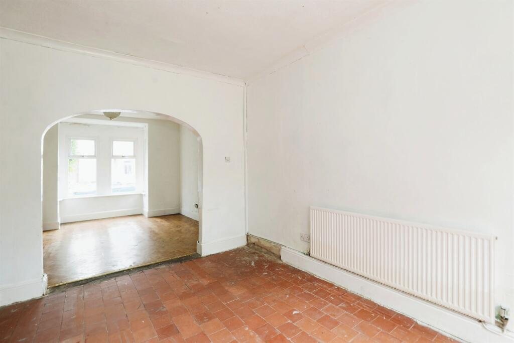 Before: David Street (2), CW8