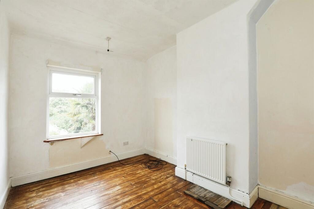 Before: David Street (2), CW8